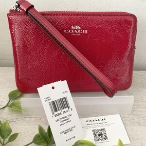 NWT COACH CORNER ZIIP CRINKLE PATENT LEATHER WRISTLET RED